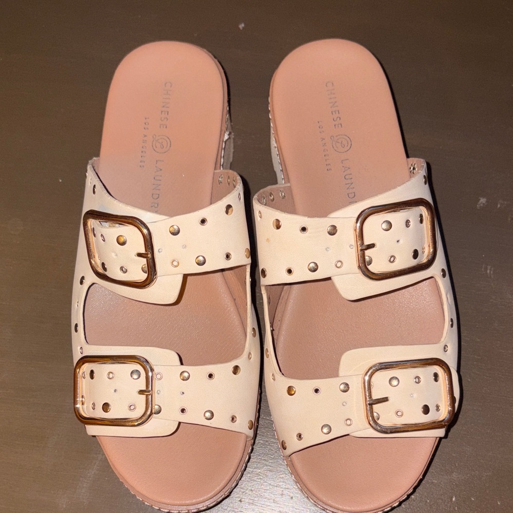 Chinese Laundry Women's Tan Buckle Sandals
